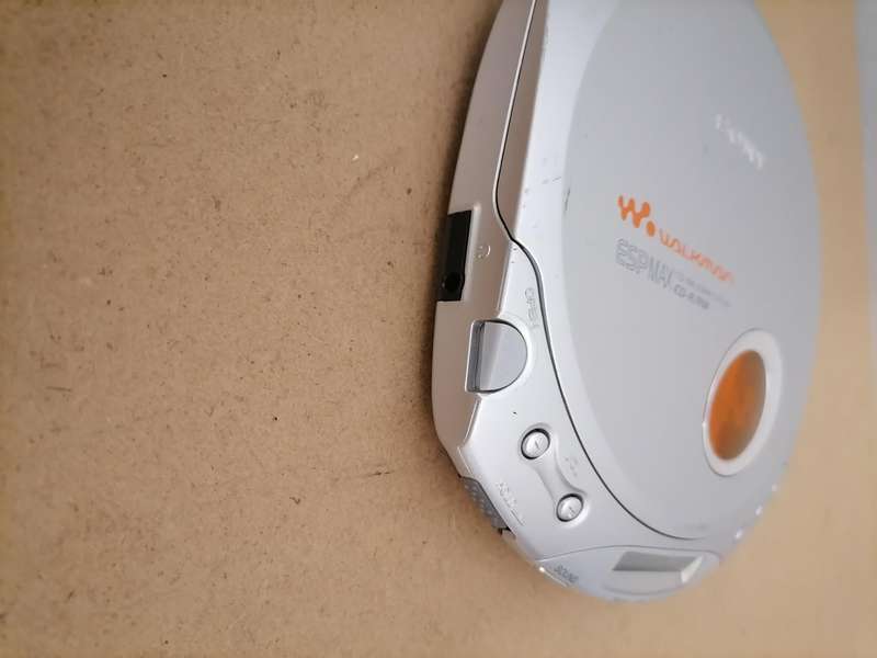 Vintage SONY D-E340 CD Walkman Portable Player - 100% WORKING