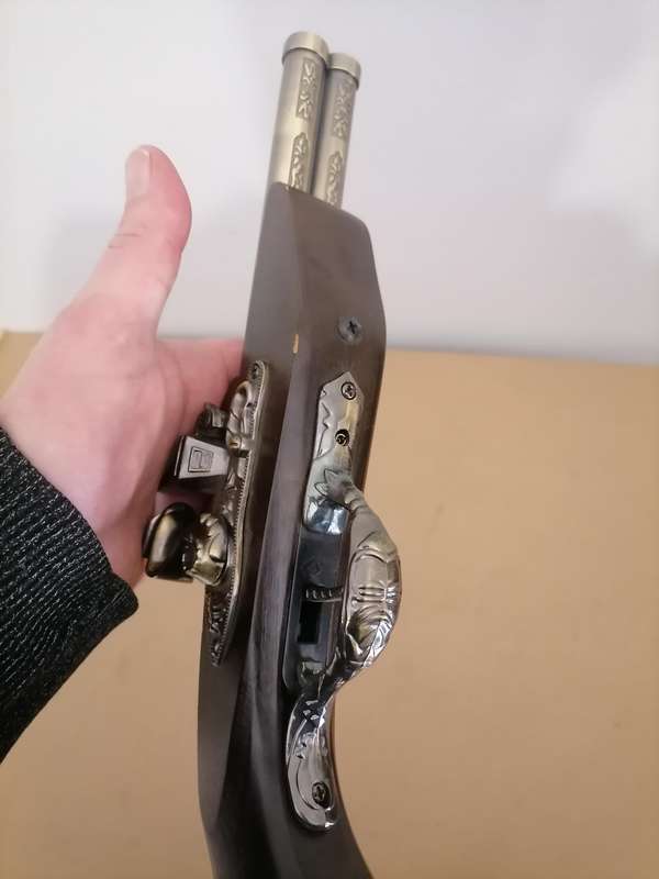 Flintlock Replica Pistol Lighter made from wood and pewter - 100% WORKING