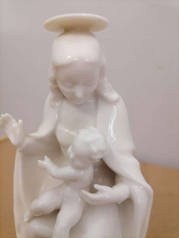 HUTSCHENREUTHER MADONNA & INFANT JESUS WERNER PORCELAIN NATIVITY FIGURINE MINT CONDITION 15 CM