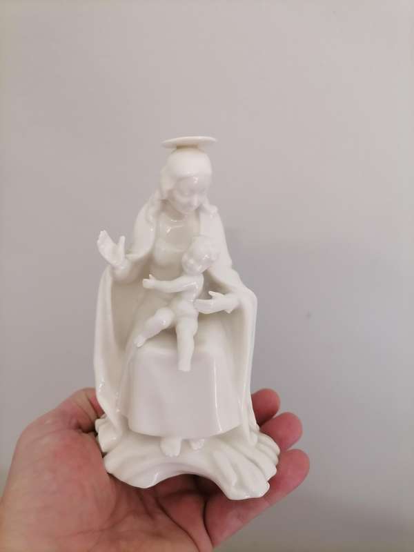 HUTSCHENREUTHER MADONNA & INFANT JESUS WERNER PORCELAIN NATIVITY FIGURINE MINT CONDITION 15 CM