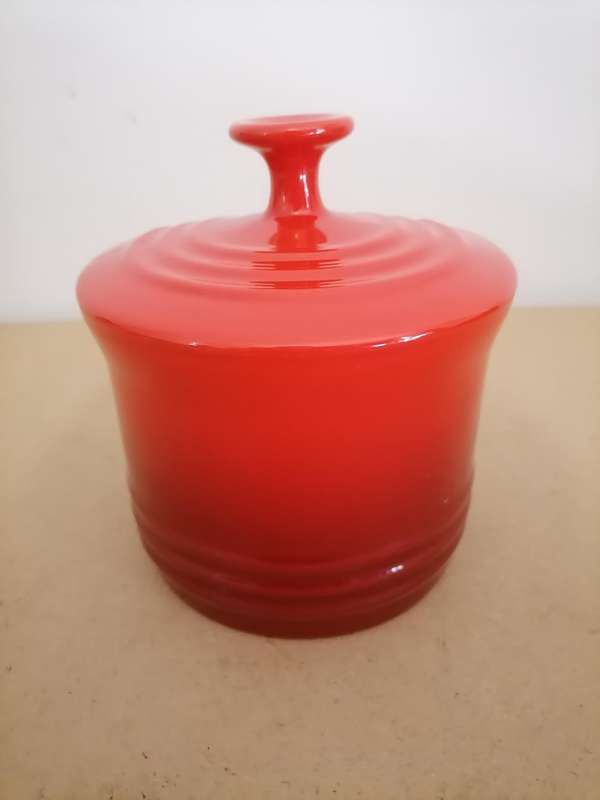 Le Creuset Cerise 17-42 Red Ombre Ceramic Open Salt Keeper Pig Cellar Crock - JUST LIKE NEW