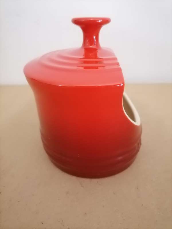 Le Creuset Cerise 17-42 Red Ombre Ceramic Open Salt Keeper Pig Cellar Crock - JUST LIKE NEW