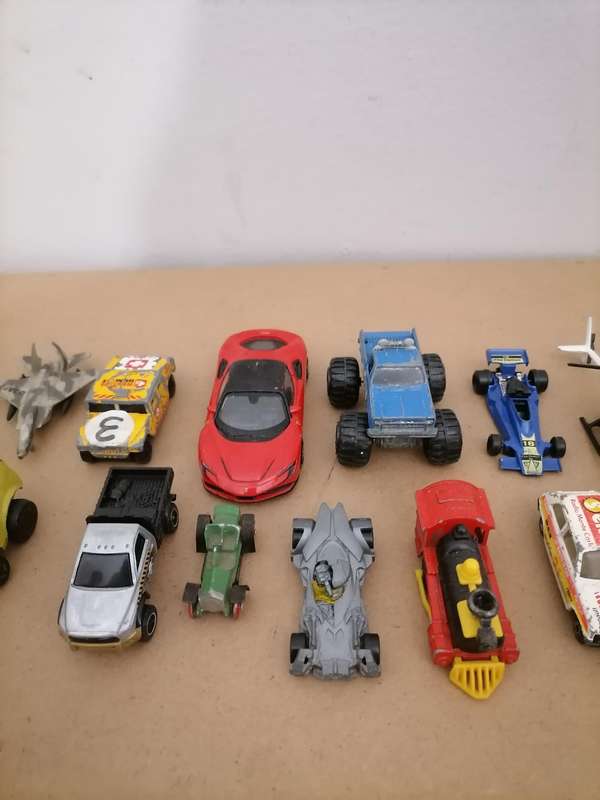 14 Die Cast Bundel - Matchbox, Polistil, Mattel, burago, corgi - Don't Miss out