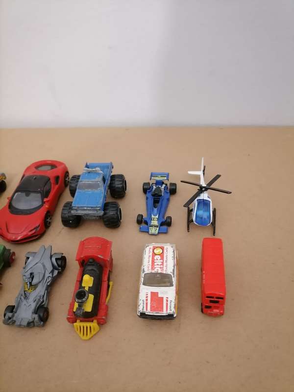 14 Die Cast Bundel - Matchbox, Polistil, Mattel, burago, corgi - Don't Miss out