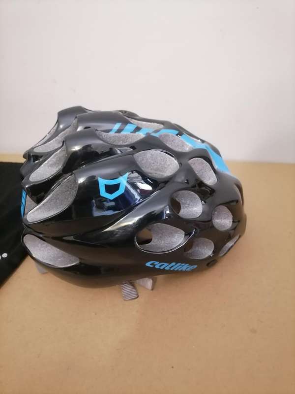 LIKE New Catlike Whisper Plus Cycling Helmet