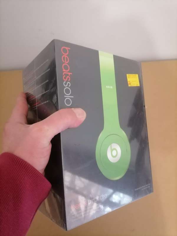 Beats by Dre HD headphones Green - BRAND NEW