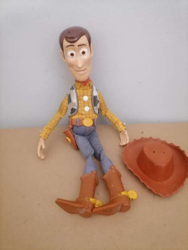 Vintage Disney Store London Toy Story Woody 41 CM Pull String Talking Doll Figure
