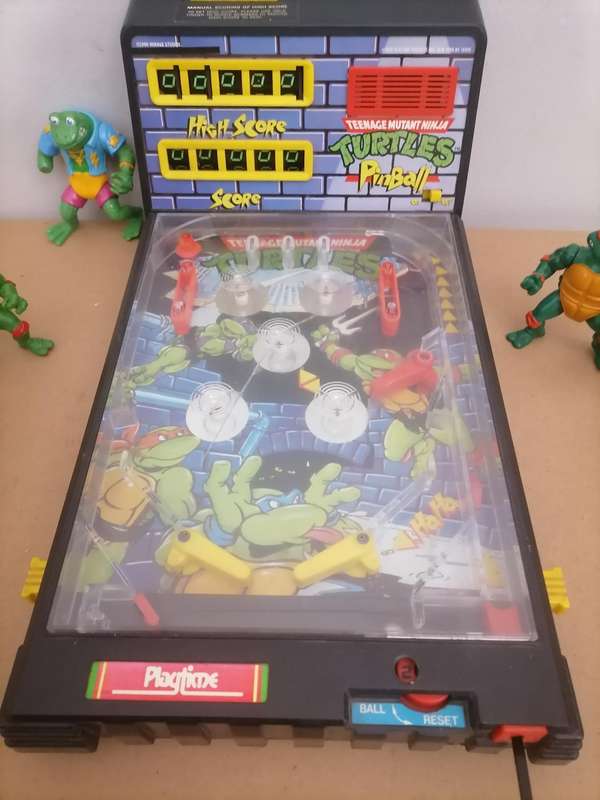 Vintage 1988 TEENAGE MUTANT NINJA TURTLES BUNDEL WITH PINBALL MACHINE