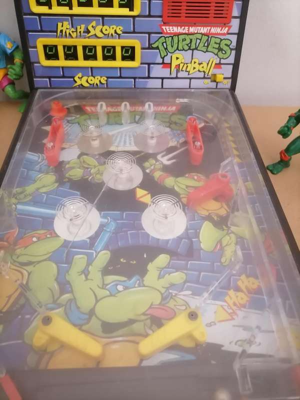 Vintage 1988 TEENAGE MUTANT NINJA TURTLES BUNDEL WITH PINBALL MACHINE