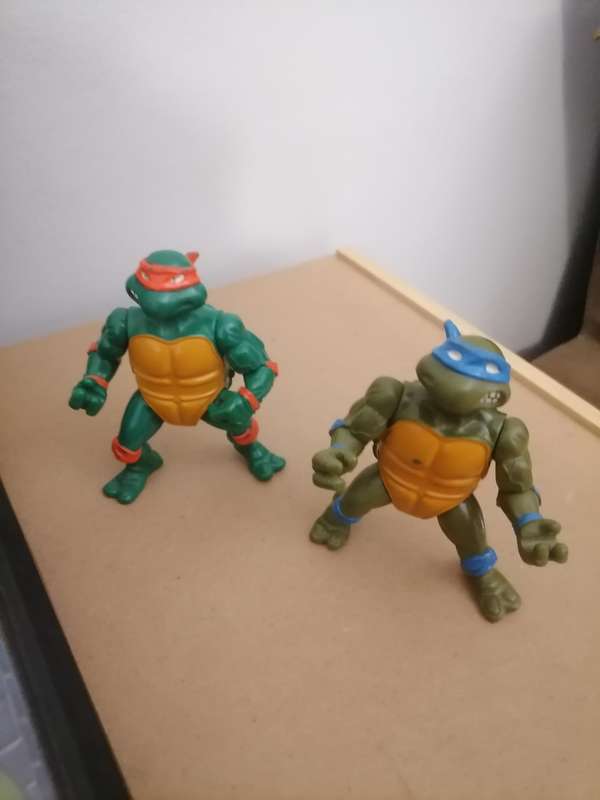 Vintage 1988 TEENAGE MUTANT NINJA TURTLES BUNDEL WITH PINBALL MACHINE