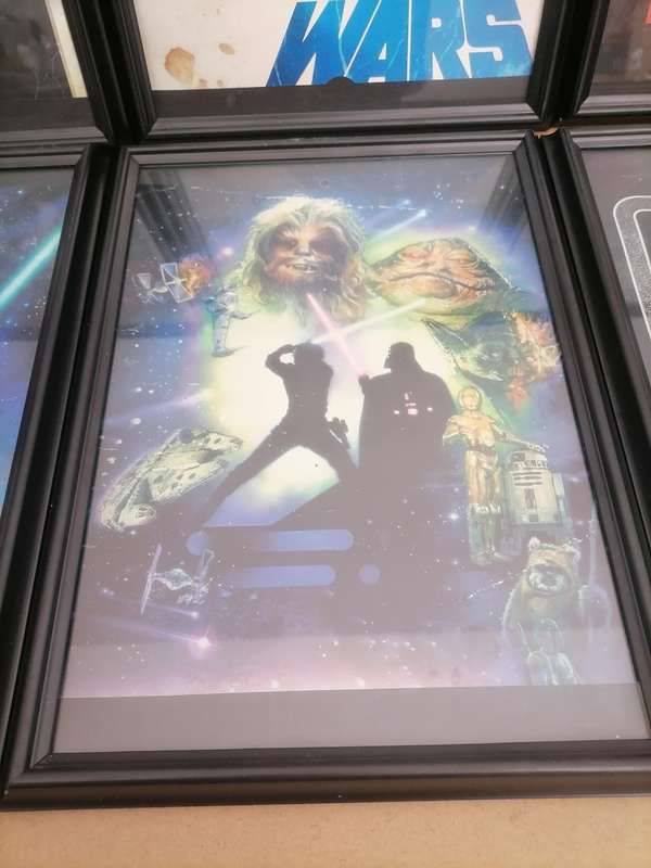 MASSIVE ORIGINAL STAR WARS BUNDEL - 1 Bladebuilders Force Master Lightsaber MULTI-COLORED - 6 FRAMED