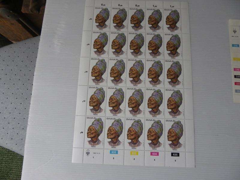 SWA 1.39 (1992) - Traditional Head Dresses 6c Mint Full Sheet