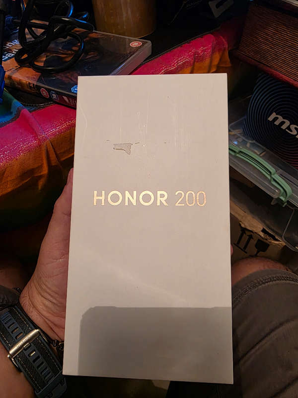 Honor 200 512gb -basically brand new