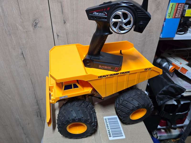 Tamiya 1:10 - Dump Truck - built and ready to use - sold with 2.4ghz controller