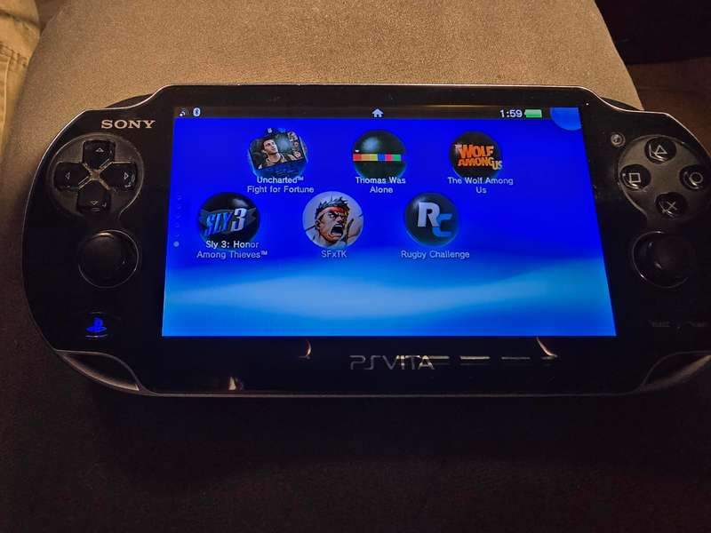 Sony PS Vita (C01) - console with 128gb Memory Card