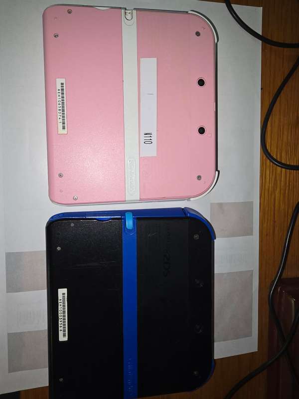 2 x Nintendo 2ds with repairs needed (see description)