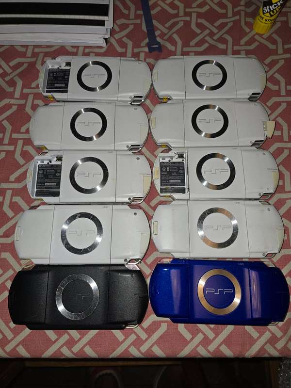 JOBLOT - PSP 1000 - 10 Units - in varying conditions per pic