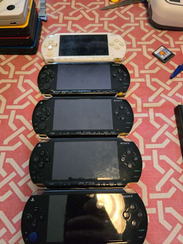 JOBLOT - 5 Fully working PSP1000 Consoles