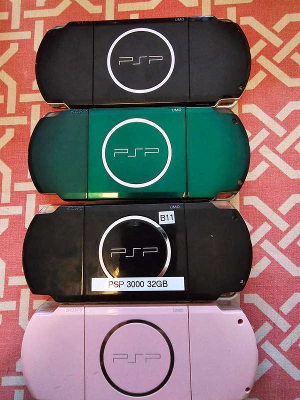 JOBLOT - 4 x PSP3000 Consoles - 1 working, 3 with minor issues