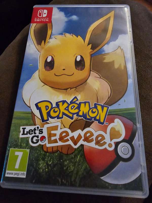 Nintendo Switch - Let's Go Eevee ( Like new)