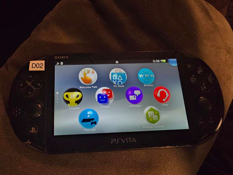 PS Vita 2000 Console - with 128gb Memory Card (D20)