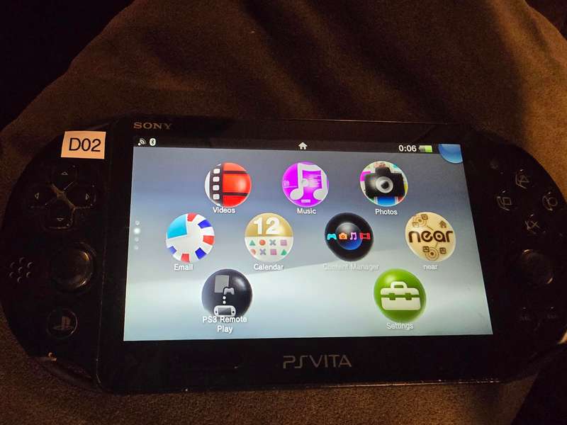 PS Vita 2000 Console - with 128gb Memory Card (D20)
