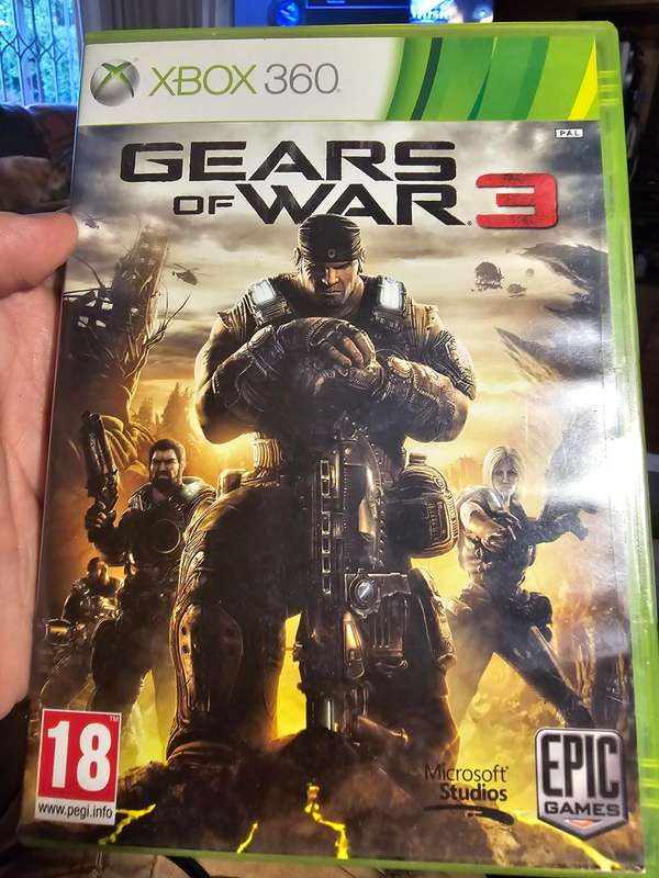 XBOX 360 - Gears of War 3 - some scuffing to disc, but plays