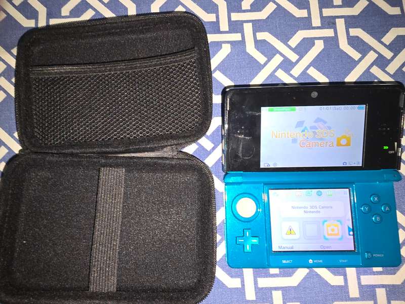 Nintendo 3DS Console - with hardshell case