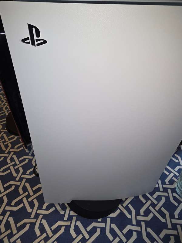 Playstation 5 Console with Disc Edition with one controller