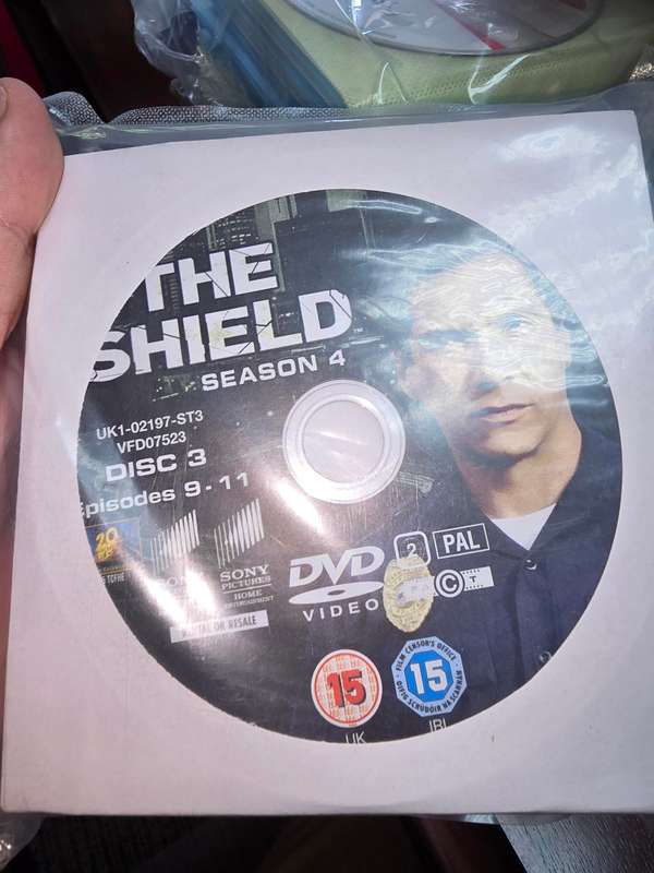 The Shield - complete season 1-7, discs repackaged into sleeves