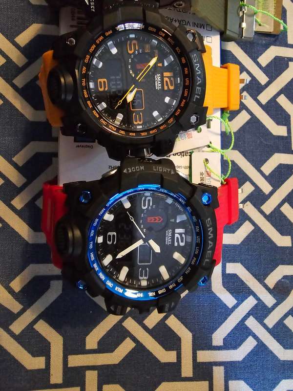 Joblot - 4 x Smael Watches & 1 Skmei Digital Watch