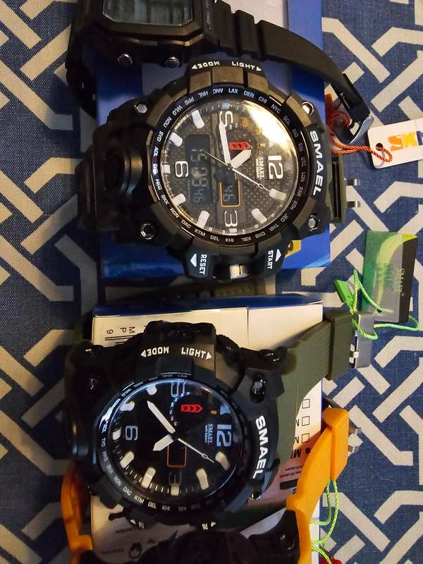 Joblot - 4 x Smael Watches & 1 Skmei Digital Watch