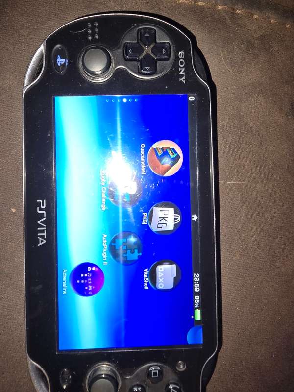 PS Vita Console 1000 - screen working well, none of the buttons working though - 128gb card