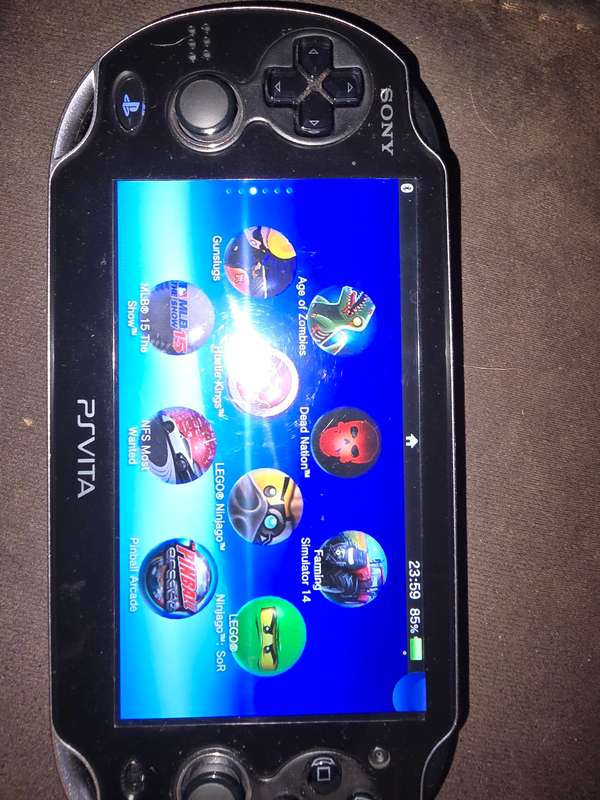 PS Vita Console 1000 - screen working well, none of the buttons working though - 128gb card