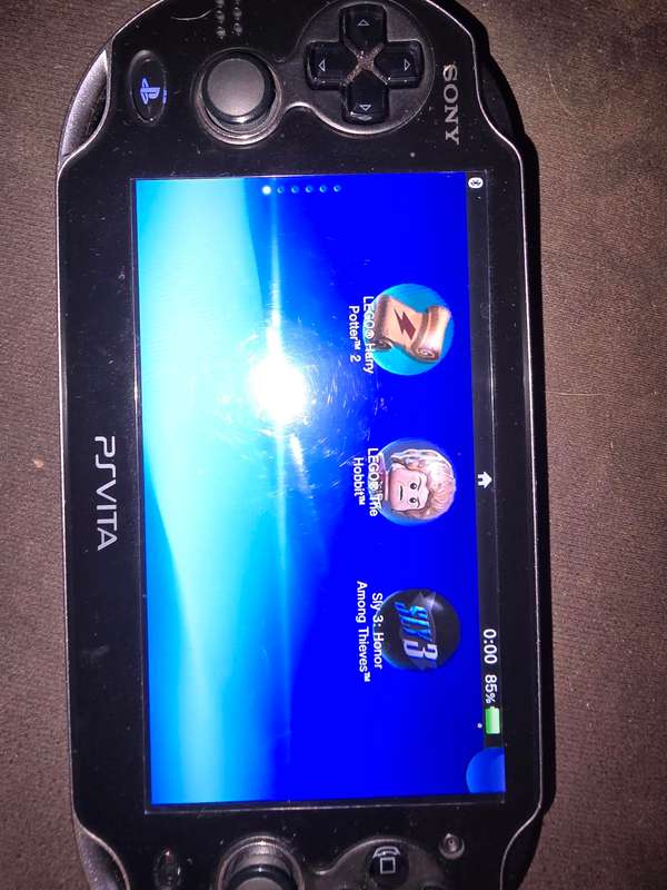 PS Vita Console 1000 - screen working well, none of the buttons working though - 128gb card