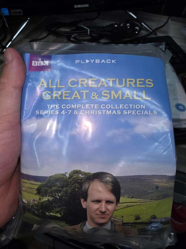 All creatures great and small - complete series 1-7 - packed in sleeves as outer box damaged