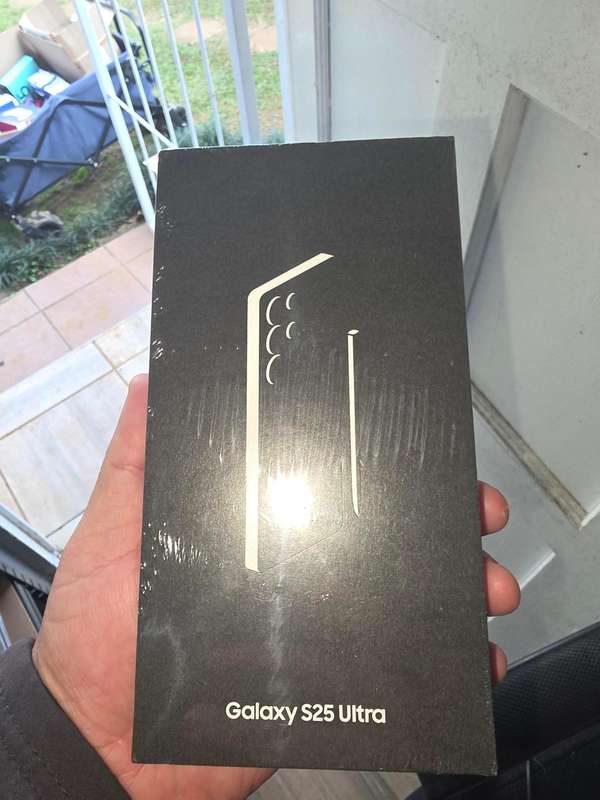 Samsung S25 Ultra 256gb Cell Phone - Brand new sealed Vodacom Stock with warranty
