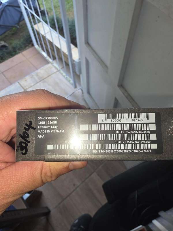 Samsung S25 Ultra 256gb Cell Phone - Brand new sealed Vodacom Stock with warranty