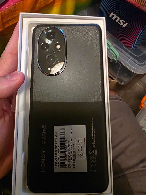 Honor 200 512gb -basically brand new