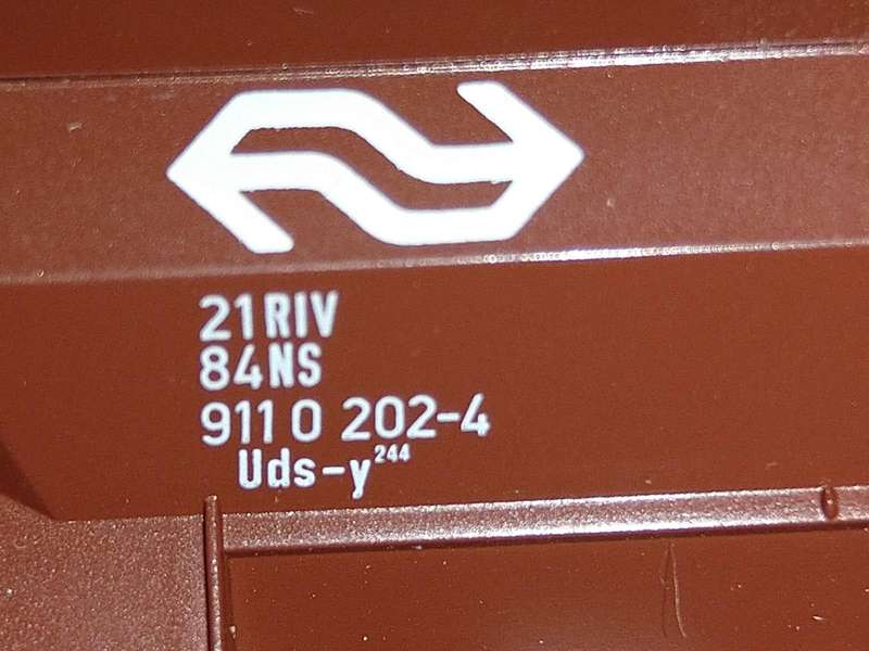 Roco 46132. DB Self-unloading freight wagon