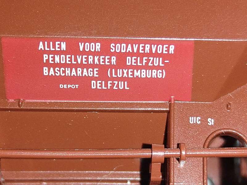 Roco 46132. DB Self-unloading freight wagon