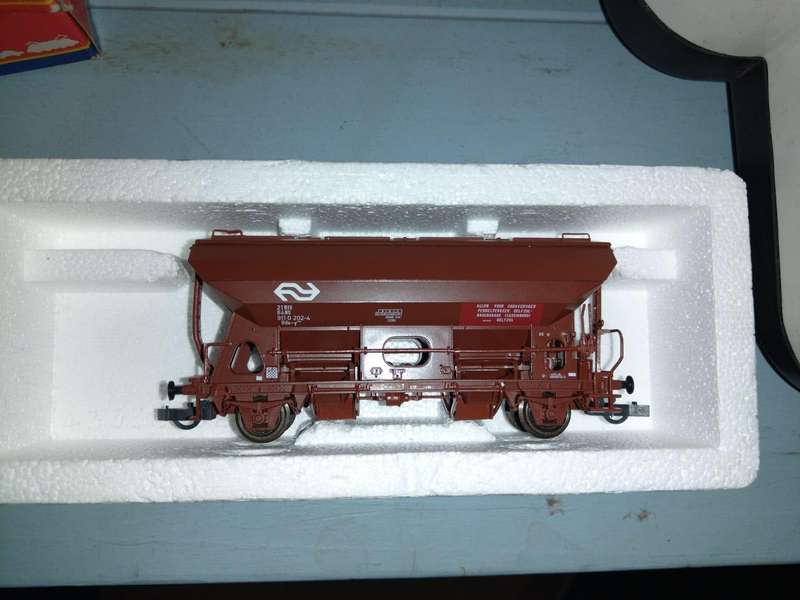 Roco 46132. DB Self-unloading freight wagon