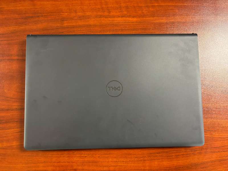 Dell Vostro 3520 (damaged)