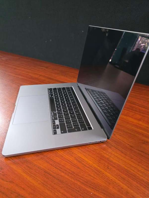 Mac book Pro  A2141