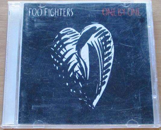 FOO FIGHTERS One by One Black cover CD [Gx7]