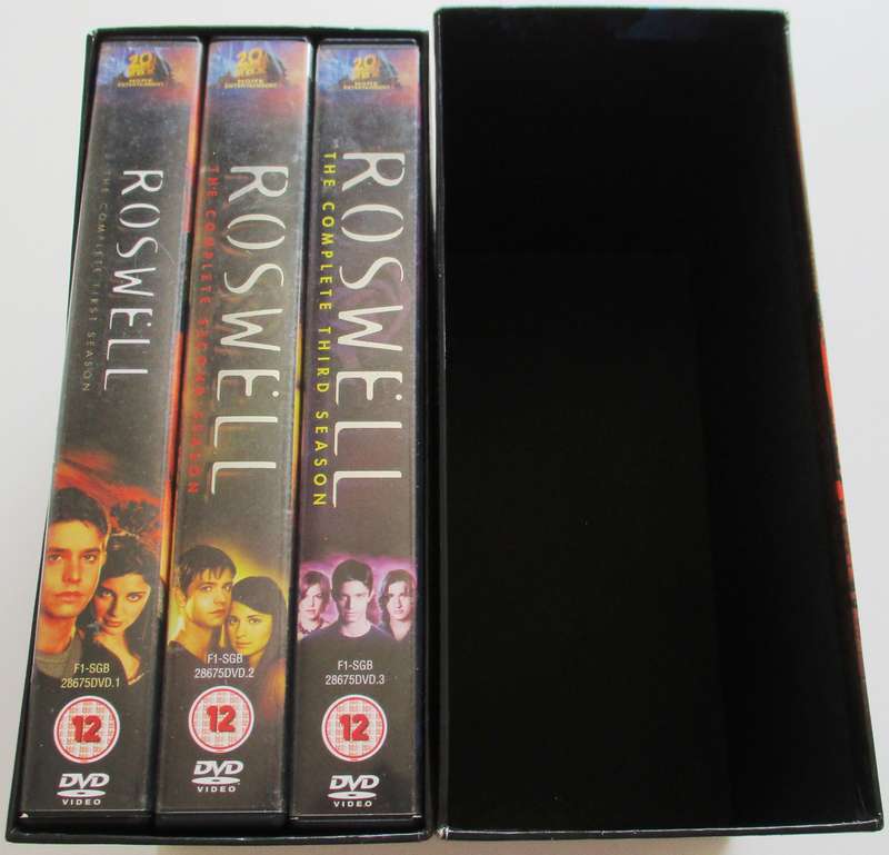 ROSWELL The Complete DVD Collection Season 1-3 DVD Box Set [Box Set shelf]