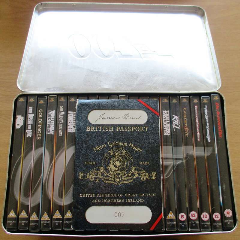 007 Film Collection 20 x DVD Tin Box Set [Box Set Shelf]