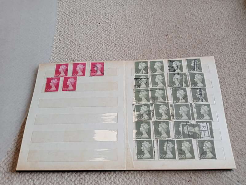 GB-USEFUL COLLECTION OF ONLY HIGH VALUES QEII AND OTHER BACK OF THE BOOK