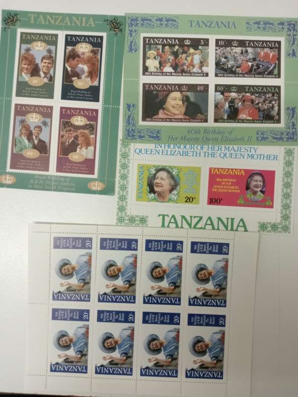TANZANIA-3 LOVELY ROYALS MINI SHEETS UMM