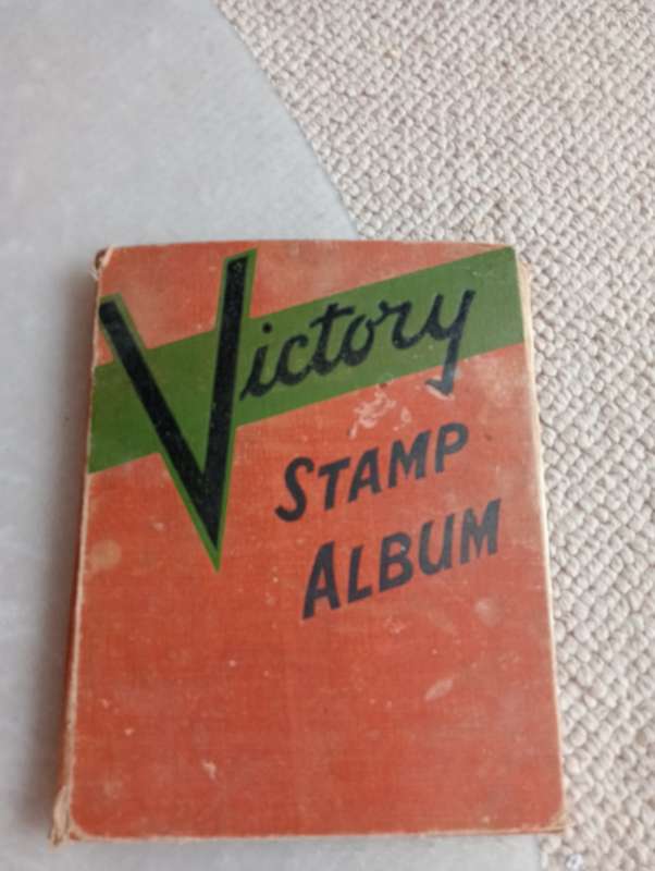 MANY BOOKLETS FULL OF RSA AND A NICE ALBUM WORLD STAMPS-SEE BELOW NOT NEARLY ALL SHOWN